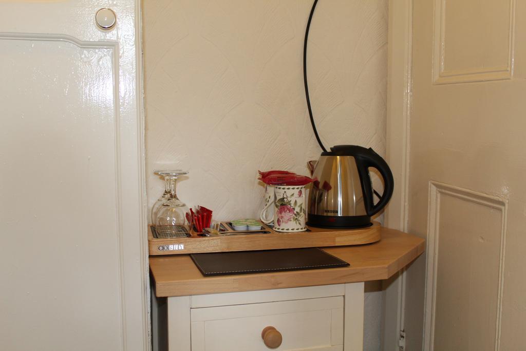 The Bay House Lake View Guest House - Adults Only Bowness-on-Windermere Szoba fotó