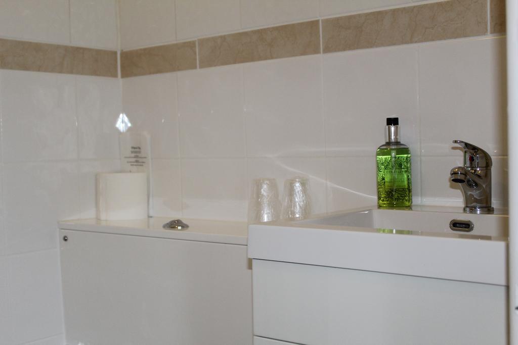 The Bay House Lake View Guest House - Adults Only Bowness-on-Windermere Szoba fotó