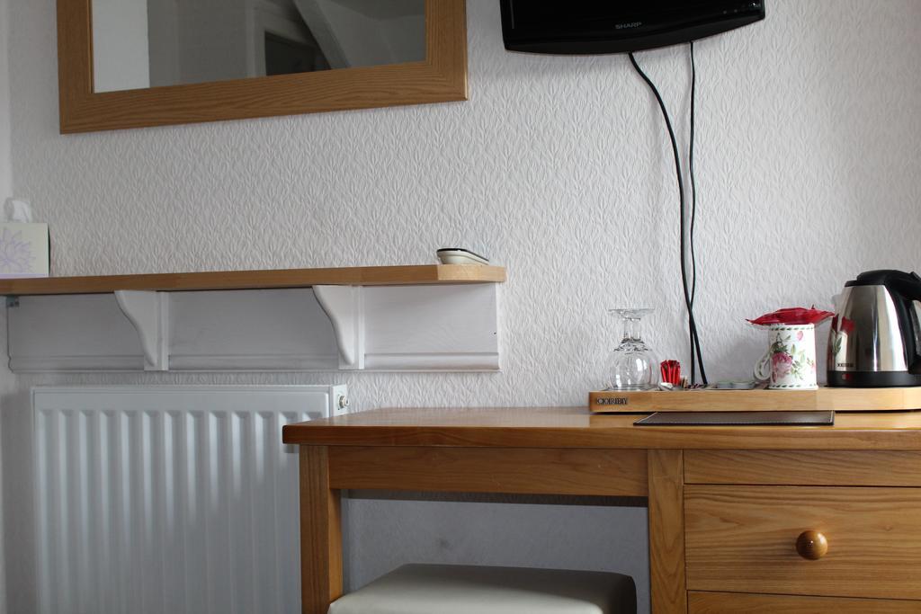 The Bay House Lake View Guest House - Adults Only Bowness-on-Windermere Szoba fotó