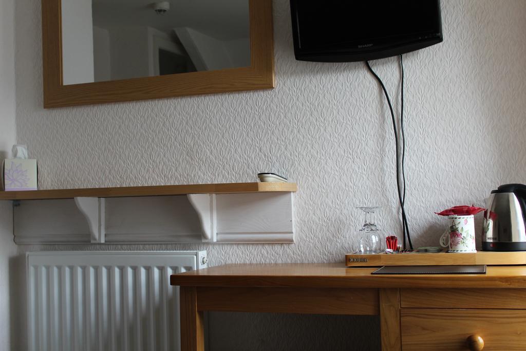 The Bay House Lake View Guest House - Adults Only Bowness-on-Windermere Szoba fotó